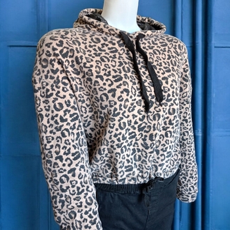 Kapüşonlu Leopar Desenli Sweatshirt