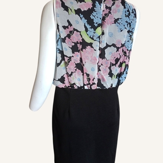 Pastel Tonlarda Çiçek Desenli Midi Elbise
