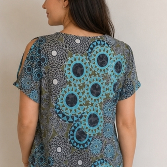 Omuz Dekokteli V yaka T-shirt/Bluz