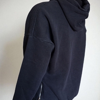 Yan Fermuarlı Siyah Kapüşonlu Sweatshirt