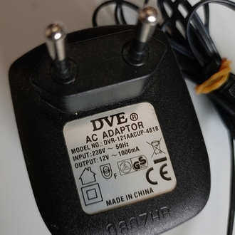 DVE 12V/1000 MA AC Adaptör