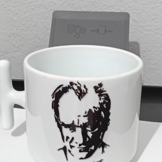 Atatürk Figürlü Kupa