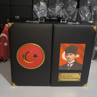109'ADETLİ ATATÜRK RESİMLİ TÜRK BAYRAKLI ÖZEL İSİMLİ TESBİH KOLEKSİYON ÇANTASI
