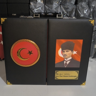 109'ADETLİ ATATÜRK RESİMLİ TÜRK BAYRAKLI ÖZEL İSİMLİ TESBİH KOLEKSİYON ÇANTASI