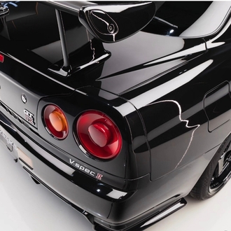 Street Warrior Nissan Skyline R34 GTR V-Spec II Chrome Black