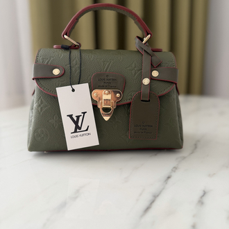 Louis Vuitton Capucines Mini