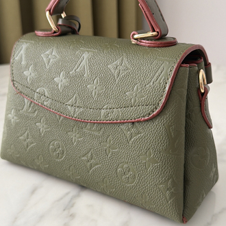 Louis Vuitton Capucines Mini