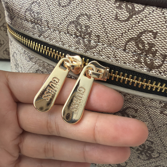 Guess Berta 4G Logolu Makyaj ve Seyahat Çanta Seti 