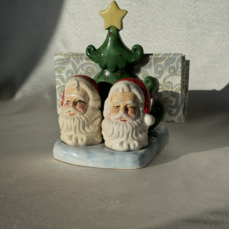 Vintage Noel Baba Figürlü Peçetelikli Tuzluk Seti