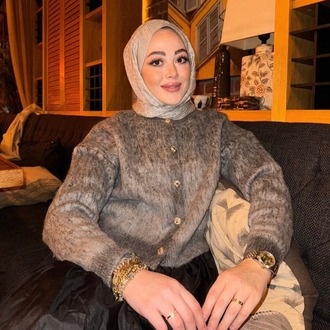 GRİ PÜSKÜLLÜ HIRKA