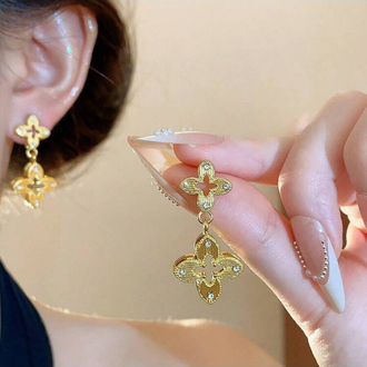 14K Altın Kaplama Gold Çift Yonca Sallantılı Küpe ✨