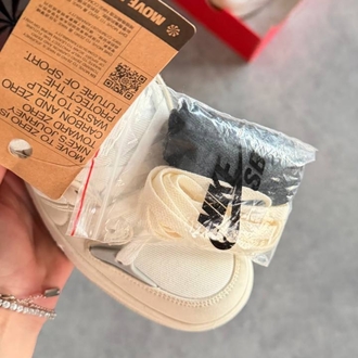 Dunk low disrupt pale ivory