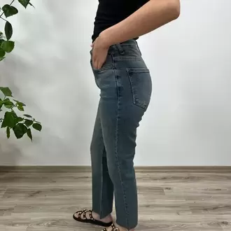 Orta Mavi Tintli Mom Fit Kot Pantolon
