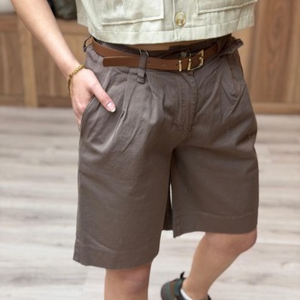 Beli Kemerli Licralı Gabardin Midi Boy Şort - KAHVERENGİ