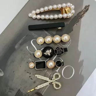 6'lı Lüks Saç Toka Seti – İnci, Taş ve Metal Detaylı Altın-Siyah Kombin