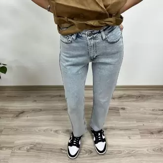 Şerit Taşlı Mom Fit Kot Pantolon