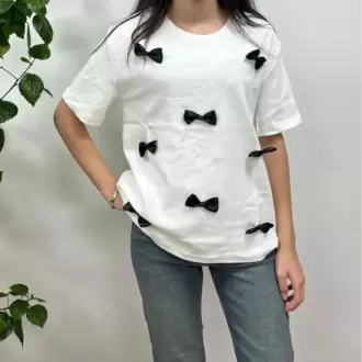 Siyah Fiyonk Aplikeli Oversize Basic Tişört - Beyaz