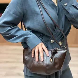 Kruvasan Model Düğüm Detaylı Omuz Çantası