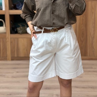 Beli Kemerli Licralı Gabardin Midi Boy Şort - BEYAZ