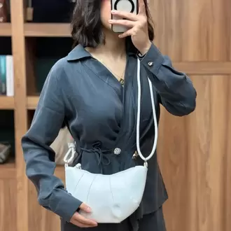 Kruvasan Model Düğüm Detaylı Omuz Çantası