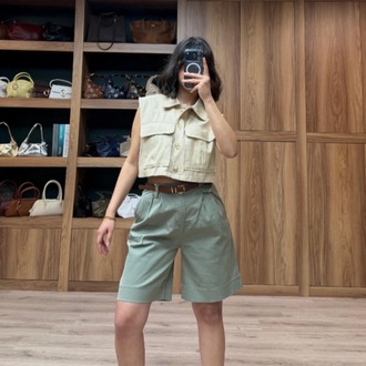 Beli Kemerli Licralı Gabardin Midi Boy Şort - HAKİ