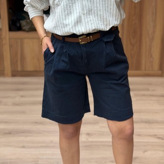 Beli Kemerli Licralı Gabardin Midi Boy Şort - LACİVERT