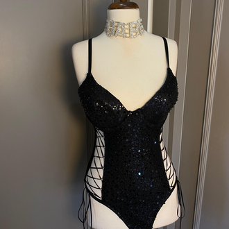 Gece Işıltısı Payet Detaylı Dekolteli Bodysuit