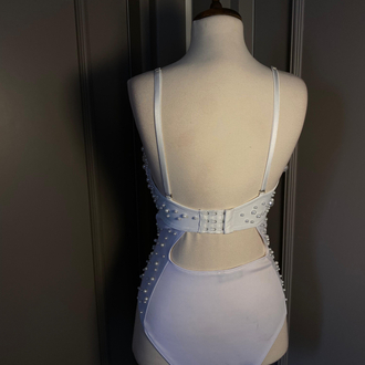 Pearl Luxury İnci Taşlı Zincir Detaylı Beyaz Bodysuit