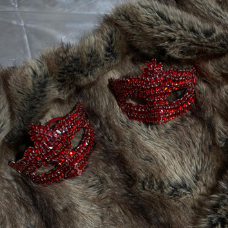 Kırmızı Taşlı Fantazi Maske