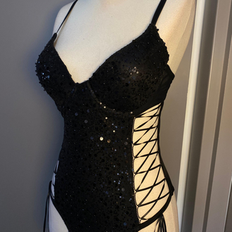 Gece Işıltısı Payet Detaylı Dekolteli Bodysuit