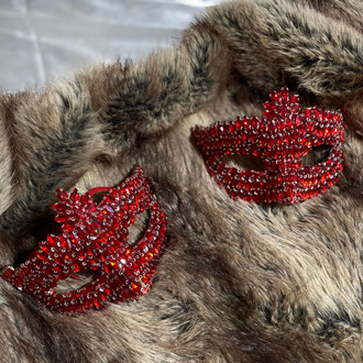 Kırmızı Taşlı Fantazi Maske