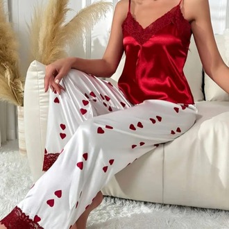 Kırmızı Saten & Dantel Detaylı Kalp Desenli Pijama Takımı