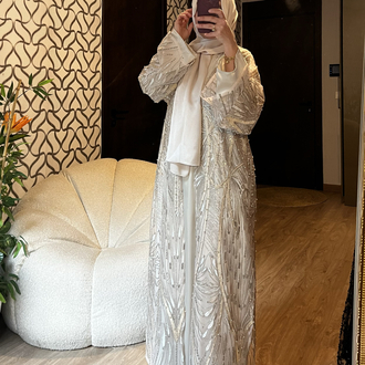 Bej renk abaya ve içlik 