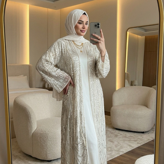 Bej renk abaya ve içlik 