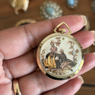 Pendant Fragonard saat kolye