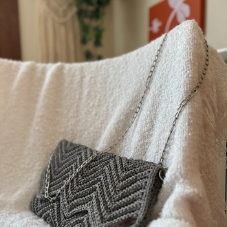 El Yapımı Gri Örgü Zincir Askılı Çanta - Şık ve Zarif Omuz & Clutch Çanta