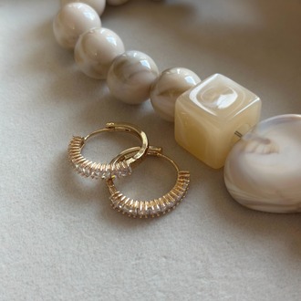  ÇELİK TAŞ DETAYLI GOLD KÜPE 