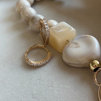  ÇELİK TAŞ DETAYLI GOLD KÜPE 