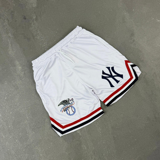 New York Yankees Şort
