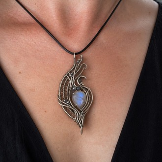 Moonroot – Moonstone Pendant