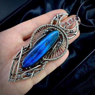 Totem Keepert - Labradorite Pendant