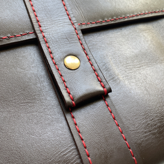 Kahve Deri / Kırmızı Dikiş Clutch 