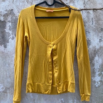low cut cardigan 