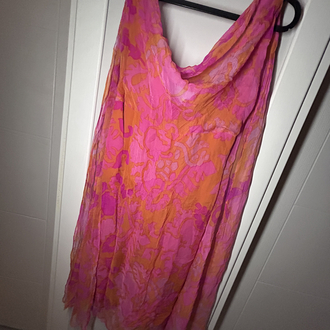sifon sirt detayli elbise