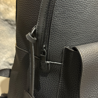LOUIS VUITTON SIRT ÇANTASI