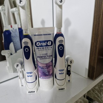 2 Kişilik Özel 3D Baskı Oral-B Elektrikli Diş Fırçası ve Aksesuar Düzenleyici