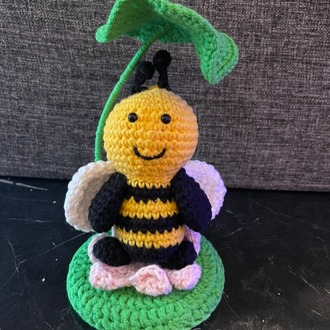 El Örgüsü Sevimli Arı Figürü - Tasarım Amigurumi Oyuncak & Hediye