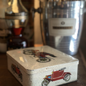 Vintage 1960 Teneke Kutu