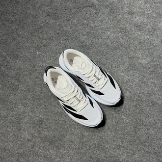 Adidas adizero beyaz 