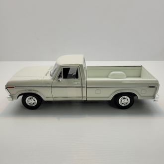 Motormax 1:24 Ford F-150 Custom (1979)